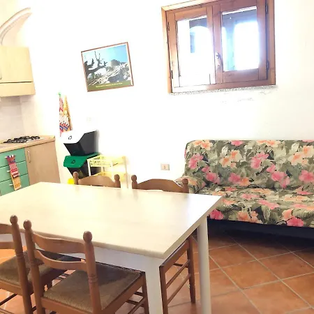 Casa de Férias La Dimora Del Carrubo Orosei